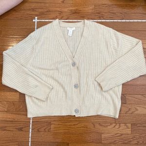 Cardigan with retry rose sparkle buttons